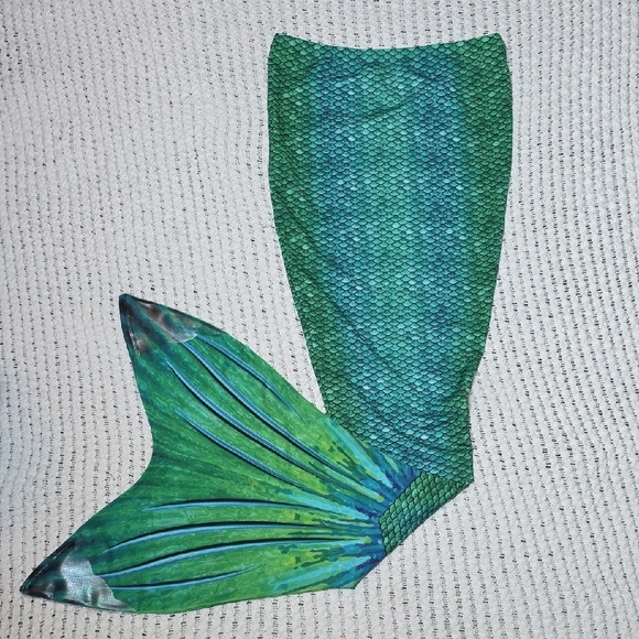 Adult Size Green Mermaid Tail Swimwear - Picture 3 of 3
